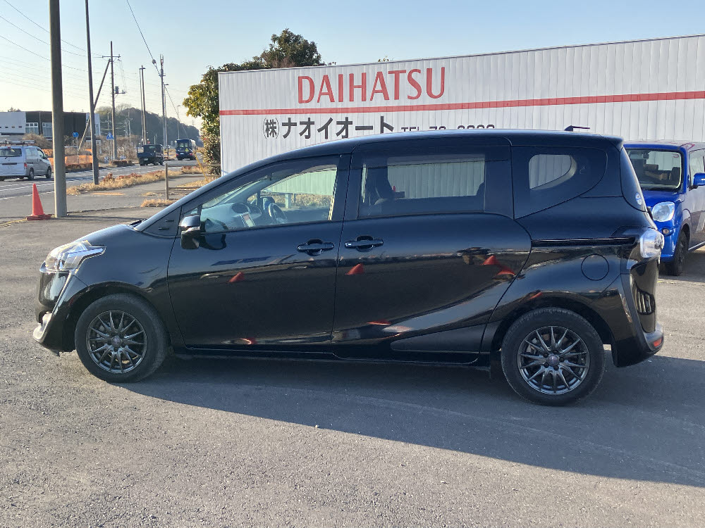 トヨタ　シエンタ　G7枚目