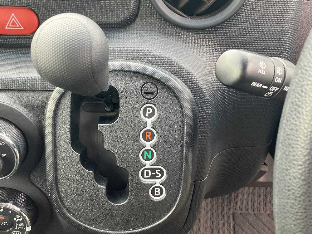 トヨタ　スペイド　F17枚目