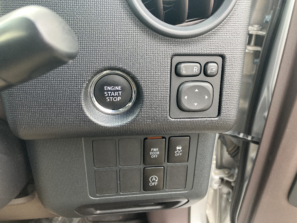 トヨタ　スペイド　F19枚目