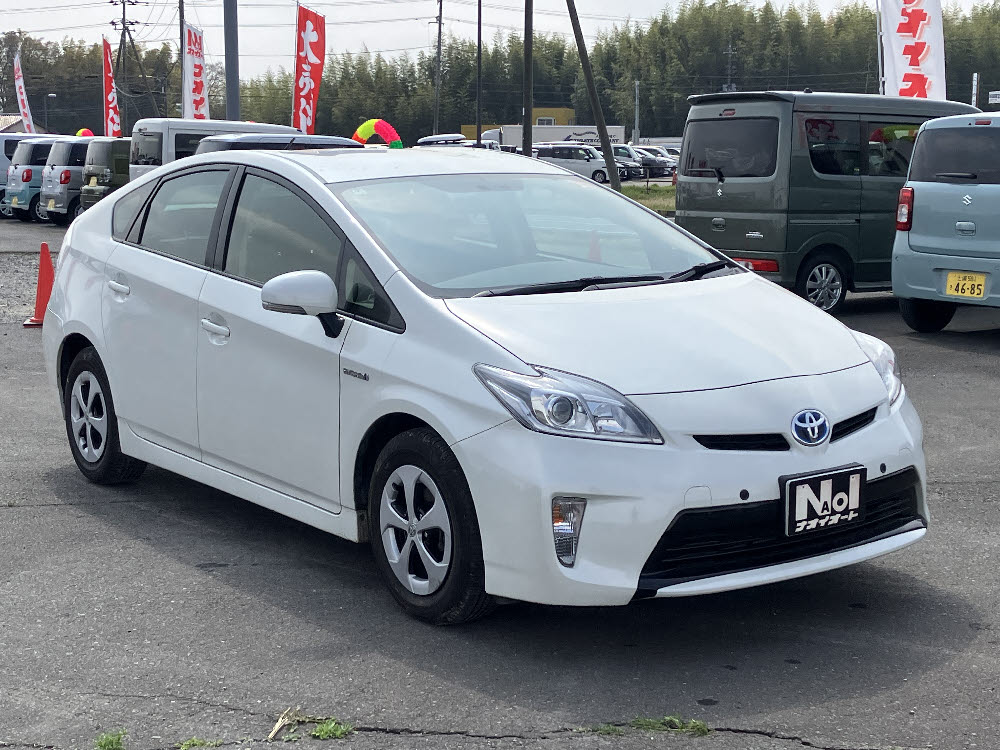 トヨタ　プリウス　S2枚目