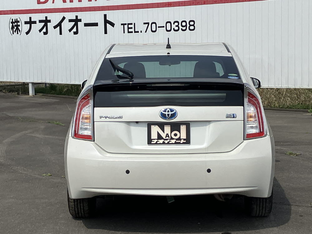 トヨタ　プリウス　S5枚目