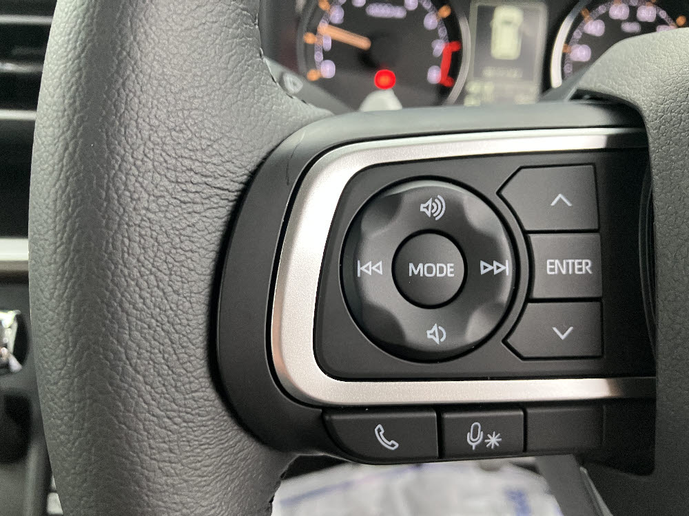 ダイハツ　ムーヴ　RS 純正9インチDA18枚目