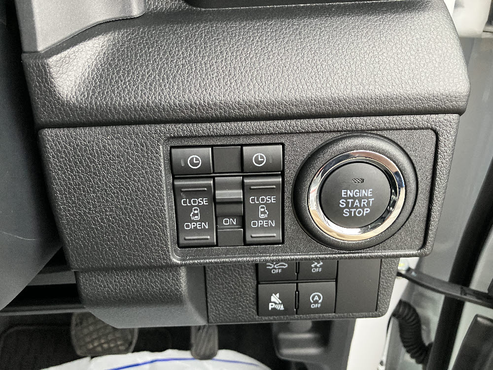 ダイハツ　ムーヴ　RS 純正9インチDA19枚目