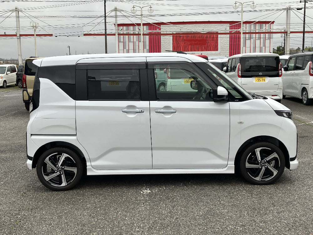 ダイハツ　ムーヴ　RS 純正9インチDA3枚目