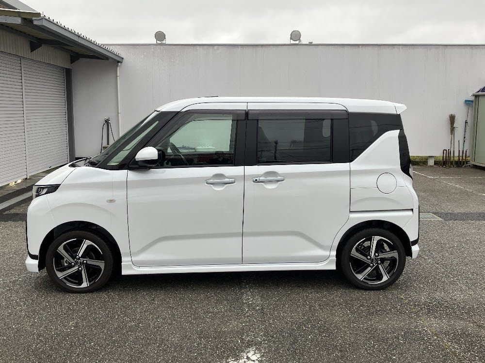 ダイハツ　ムーヴ　RS 純正9インチDA7枚目