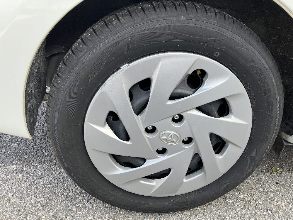 トヨタ　アクア　S 純正7インチナビ9枚目