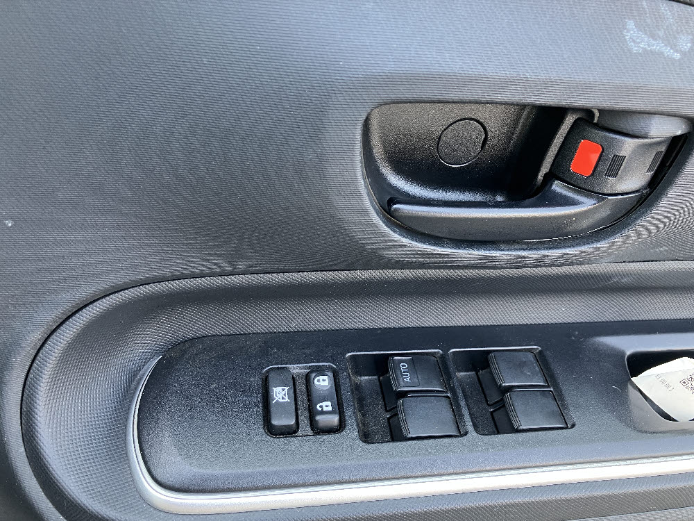 トヨタ　アクア　S 純正7インチナビ13枚目