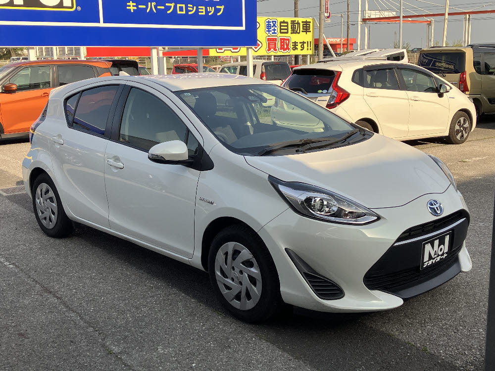 トヨタ　アクア　S 純正7インチナビ2枚目