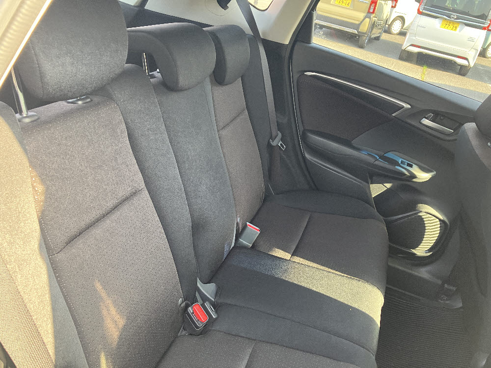 ホンダ　フィットハイブリット　F PKG 7インチナビ12枚目