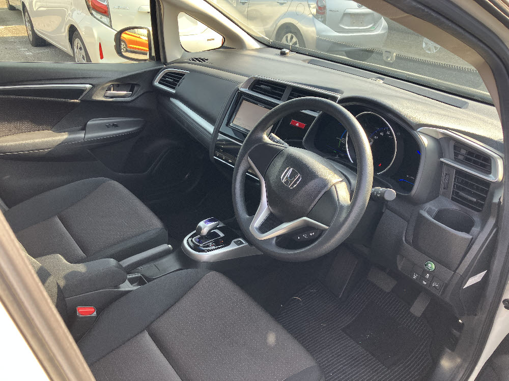 ホンダ　フィットハイブリット　F PKG 7インチナビ13枚目