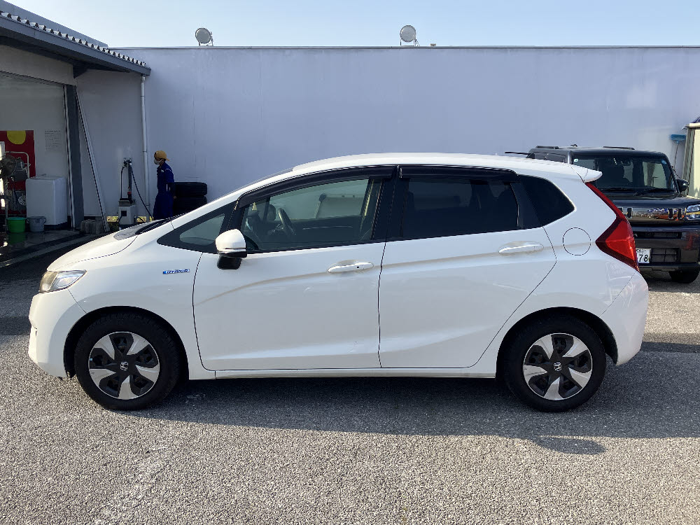 ホンダ　フィットハイブリット　F PKG 7インチナビ7枚目