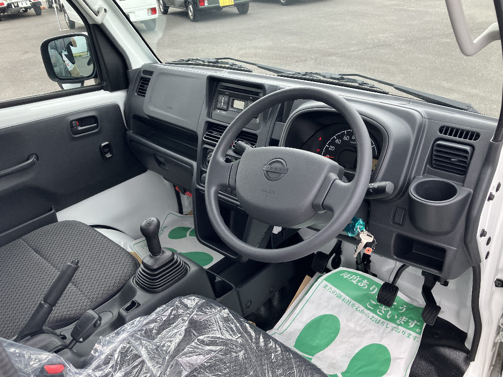 ニッサン　ＮＴ１００クリッパー　GX 4WD 5MT11枚目