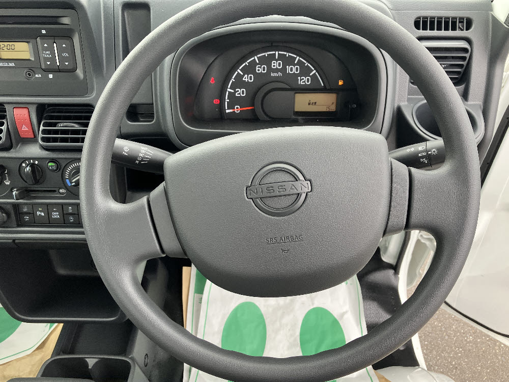 ニッサン　ＮＴ１００クリッパー　GX 4WD 5MT12枚目
