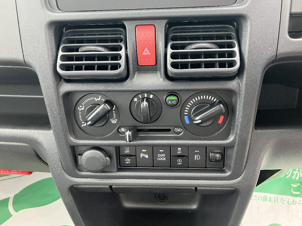 ニッサン　ＮＴ１００クリッパー　GX 4WD 5MT16枚目