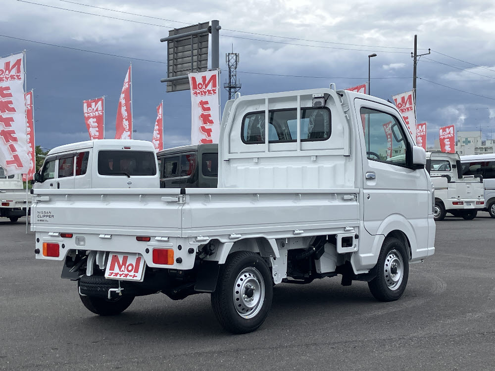 ニッサン　ＮＴ１００クリッパー　GX 4WD 5MT4枚目