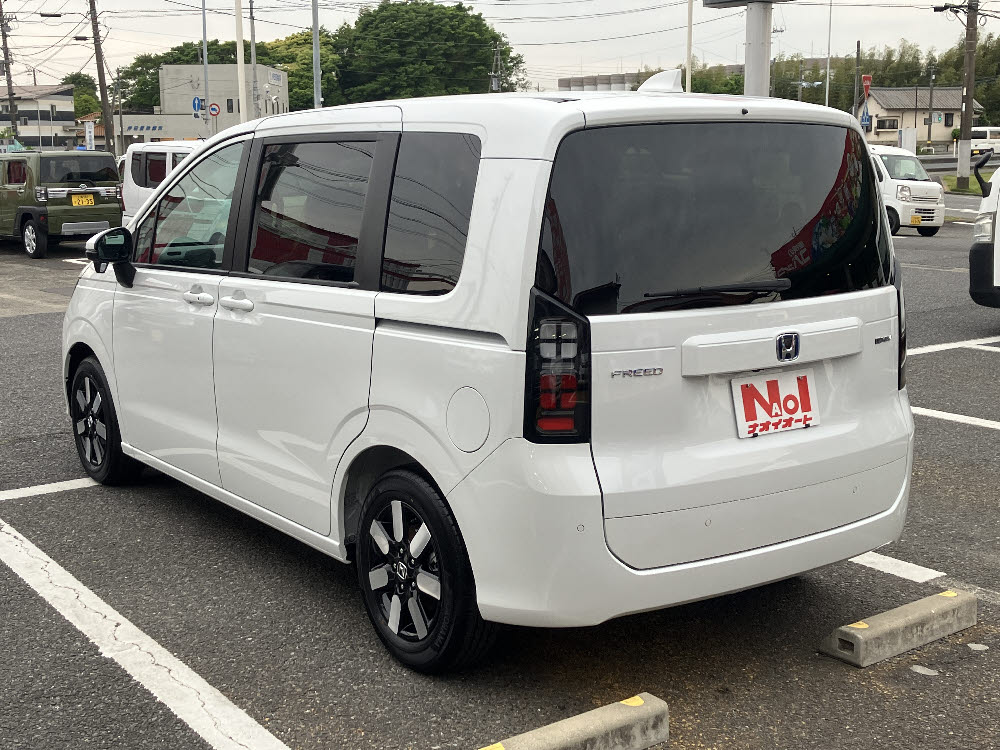 ホンダ　フリード　e:HEV AIR EX 純正8インチナビ 6枚目