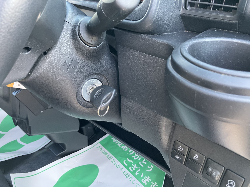 ダイハツ　ハイゼットカーゴ　デラックス SAⅢ18枚目