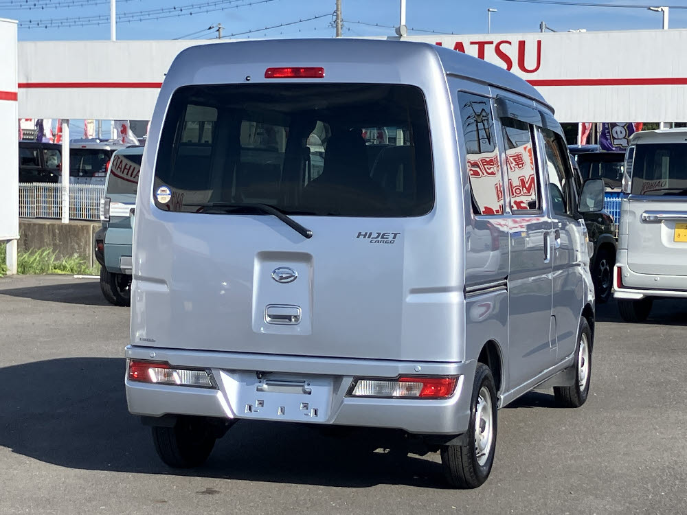 ダイハツ　ハイゼットカーゴ　デラックス SAⅢ4枚目