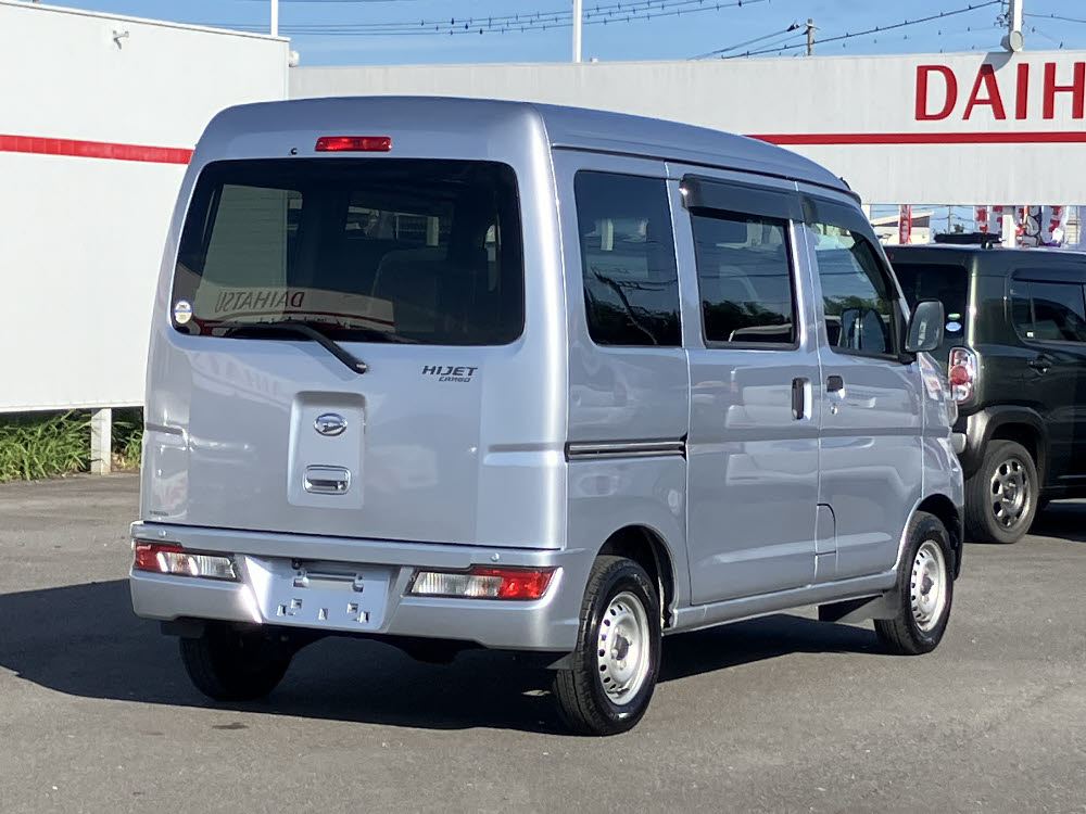 ダイハツ　ハイゼットカーゴ　デラックス SAⅢ5枚目