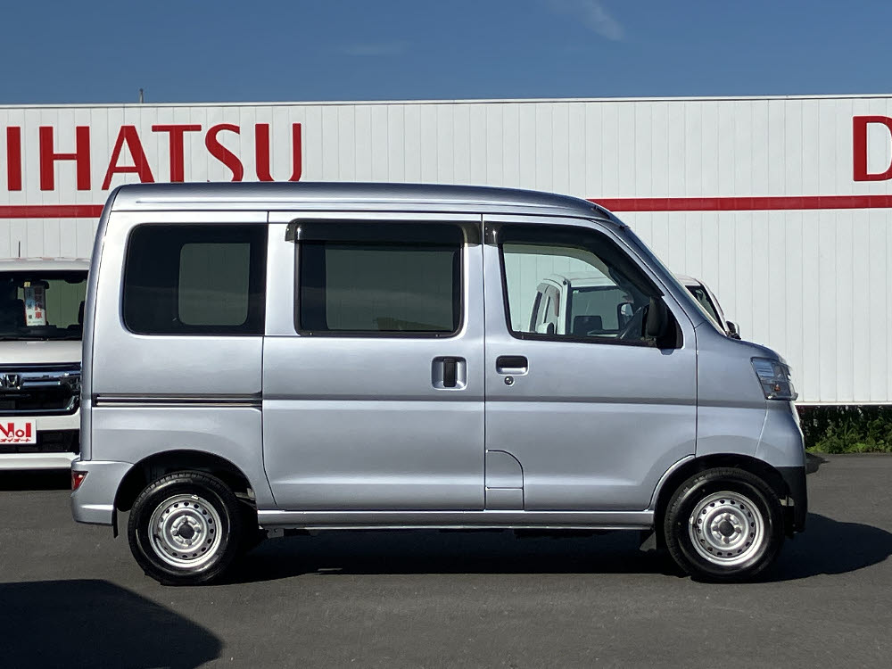 ダイハツ　ハイゼットカーゴ　デラックス SAⅢ6枚目