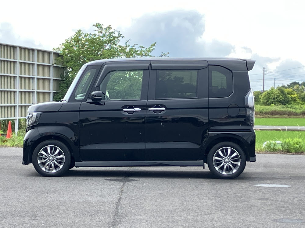 ホンダ　Ｎ ＢＯＸカスタム　L1枚目