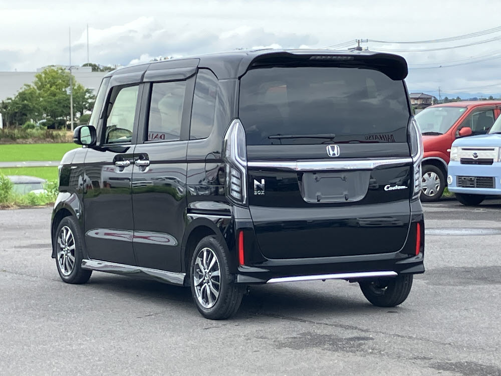 ホンダ　Ｎ ＢＯＸカスタム　L2枚目