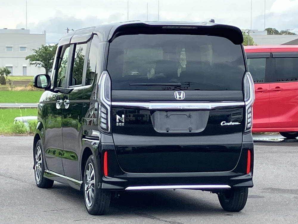 ホンダ　Ｎ ＢＯＸカスタム　L3枚目