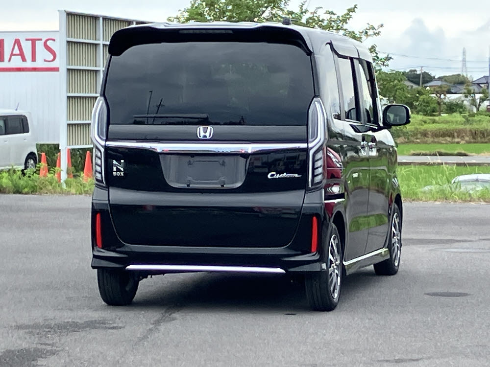ホンダ　Ｎ ＢＯＸカスタム　L4枚目