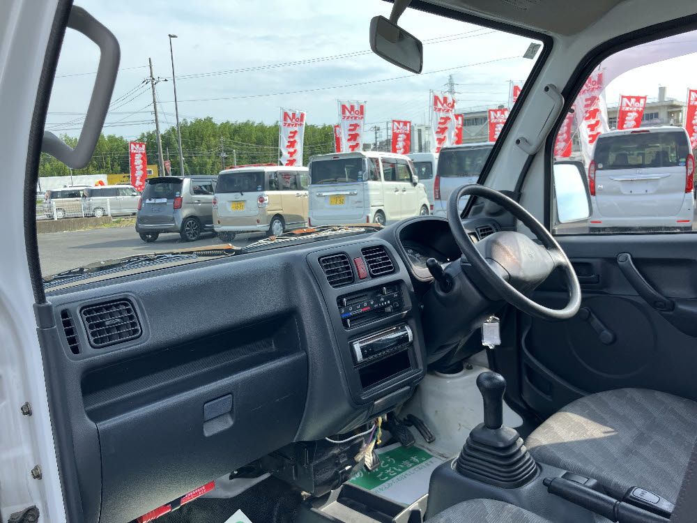 スズキ　キャリートラック　KC パワステ 4WD MT14枚目