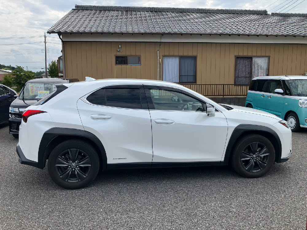 トヨタ レクサス UX250h バージョンC3枚目