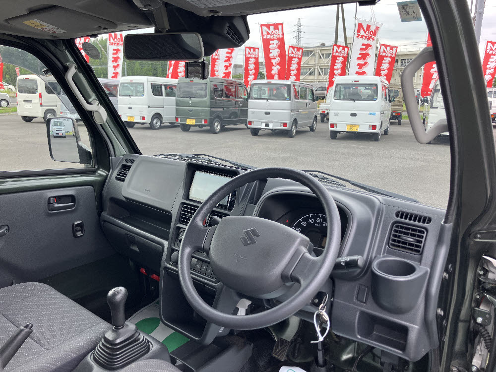 スズキ　キャリートラック　4WD X MT2枚目