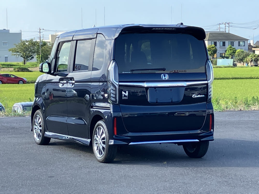 ホンダ N BOXカスタム L2枚目