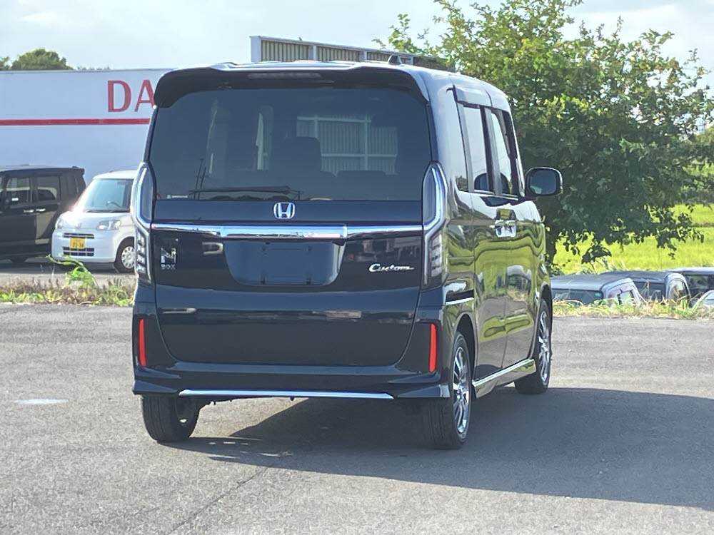 ホンダ N BOXカスタム L4枚目