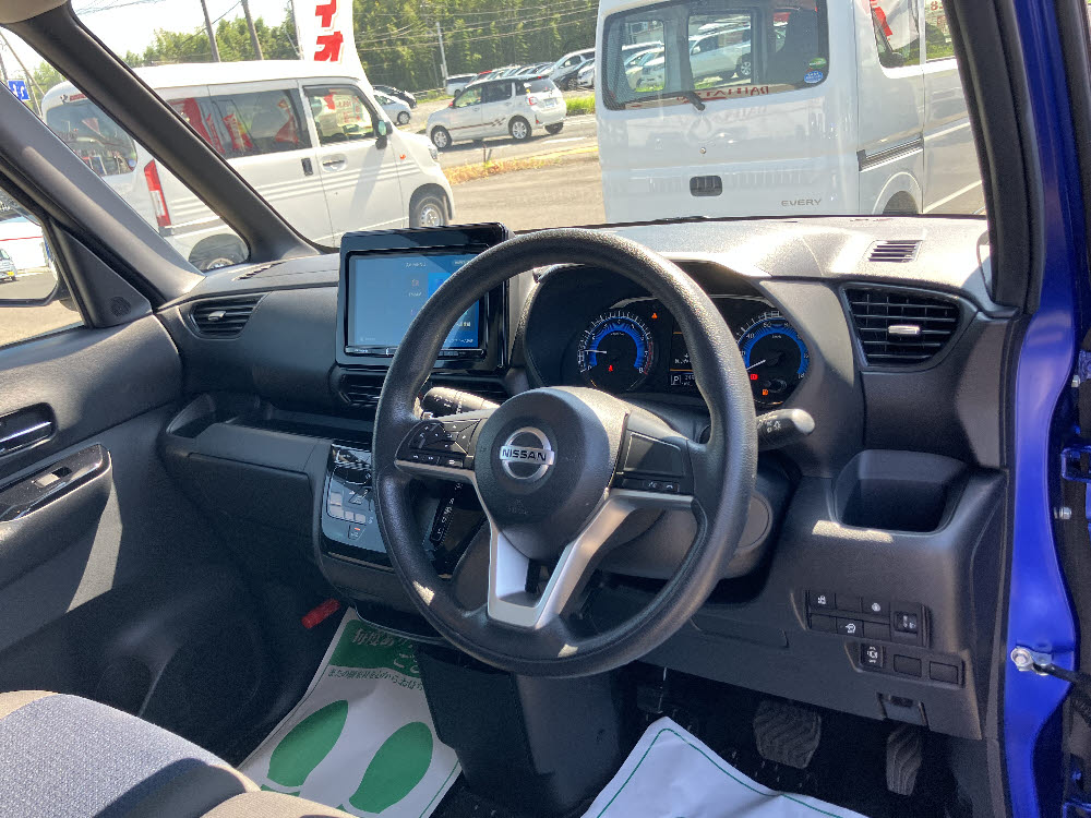 ニッサン　ルークス　ハイウェイスターX（9インチナビ）10枚目
