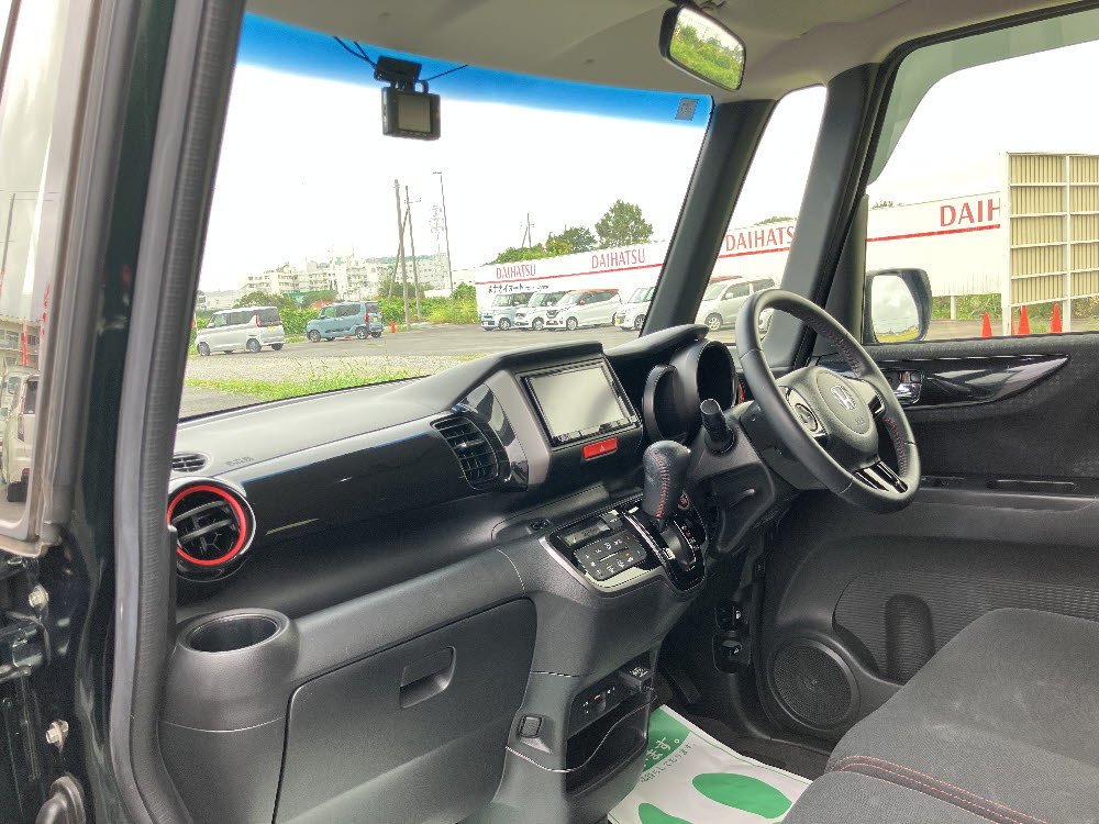 ホンダ N BOXカスタム 2トーンカラースタイル G・Lパッケーシ10枚目