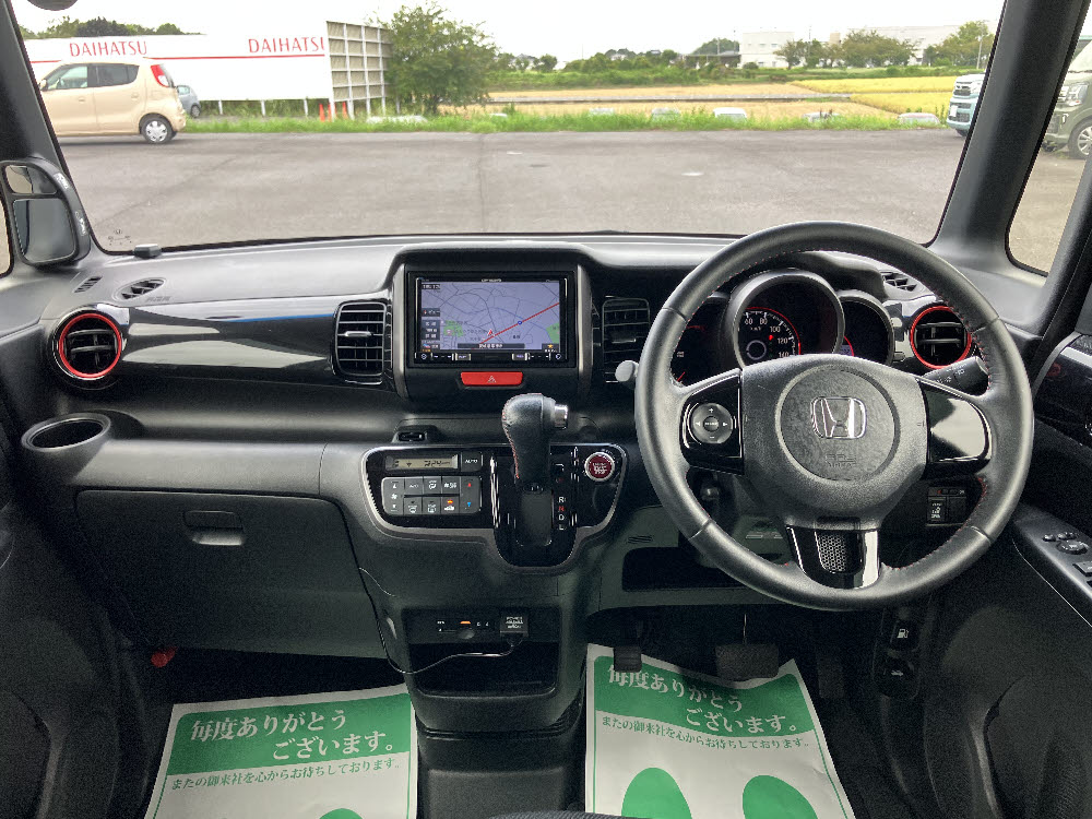 ホンダ N BOXカスタム 2トーンカラースタイル G・Lパッケーシ11枚目