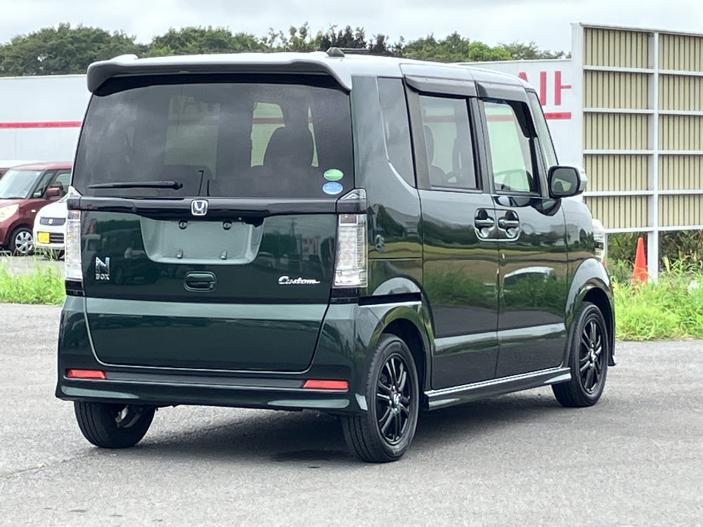 ホンダ N BOXカスタム 2トーンカラースタイル G・Lパッケーシ4枚目