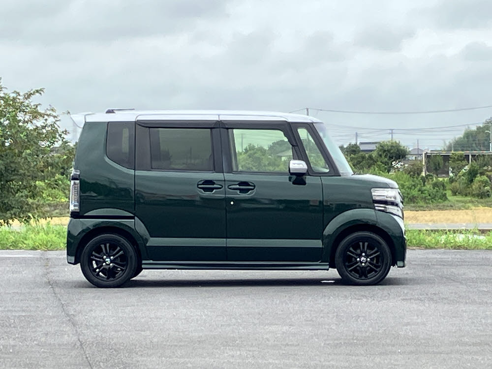 ホンダ N BOXカスタム 2トーンカラースタイル G・Lパッケーシ5枚目