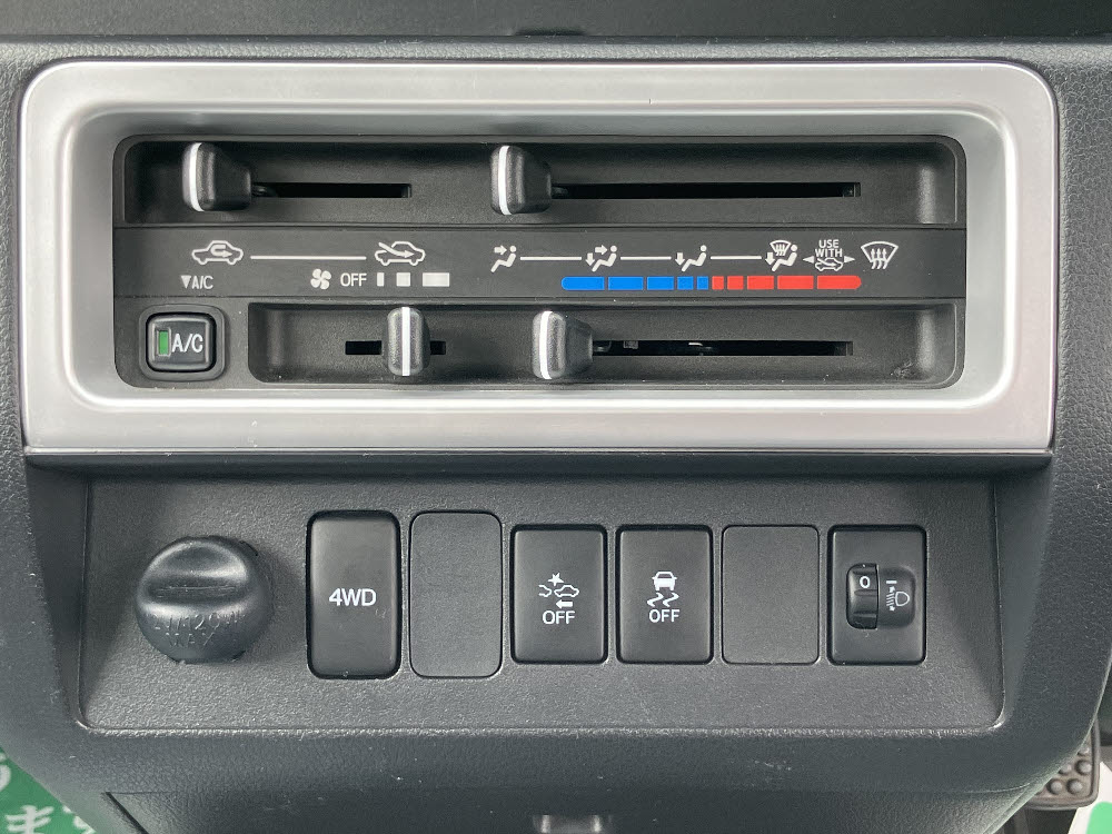 ダイハツ　ハイゼットトラック　スタンダード SAⅢt 4WD16枚目