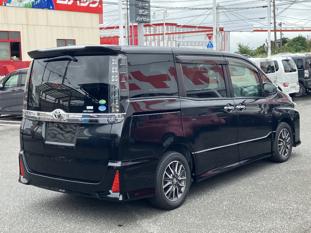 トヨタ　ヴォクシー　ZS 煌4枚目