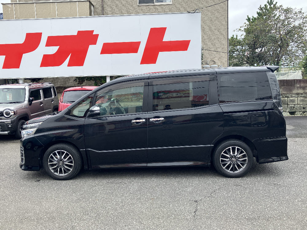 トヨタ　ヴォクシー　ZS 煌7枚目
