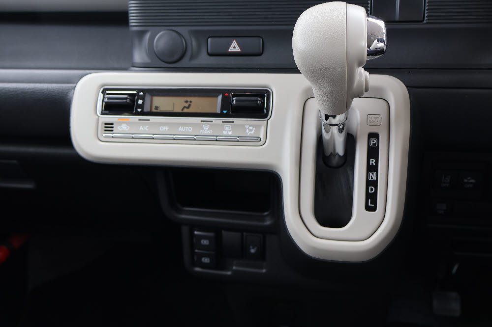 スズキ　ワゴンRスマイル　HYBRID X9枚目