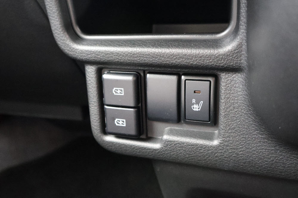 スズキ　ワゴンRスマイル　HYBRID X10枚目