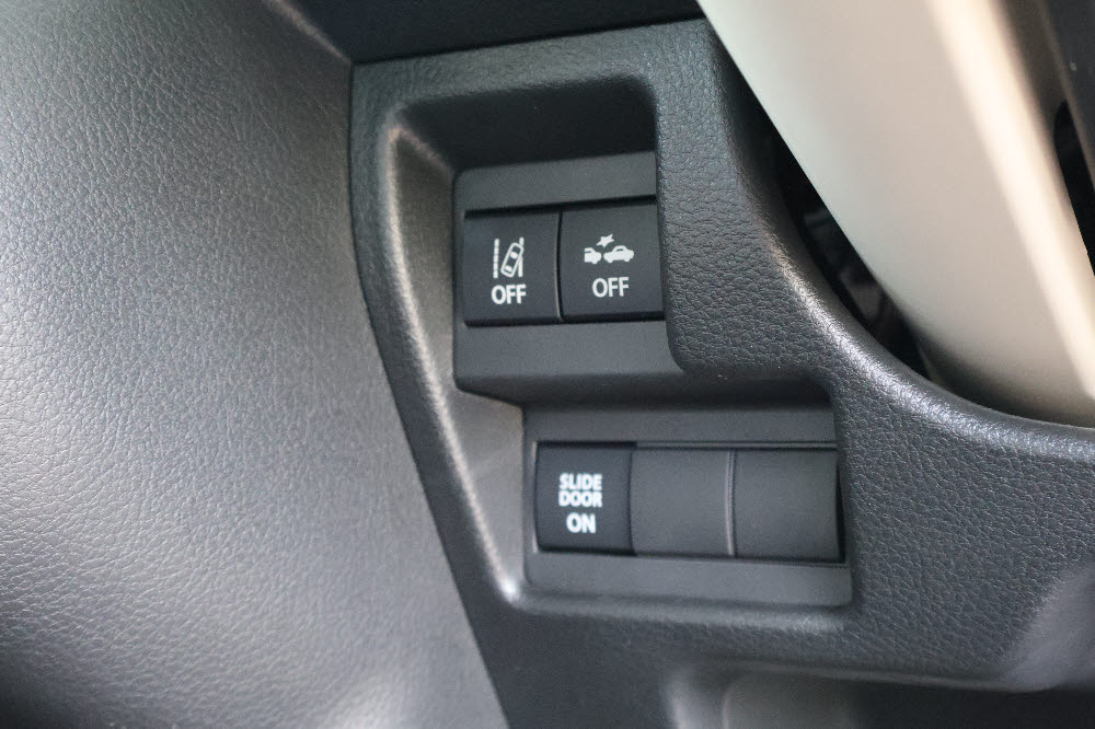 スズキ　ワゴンRスマイル　HYBRID X11枚目