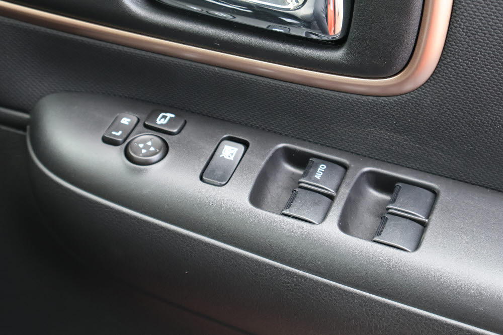 スズキ　ワゴンRスマイル　HYBRID X12枚目