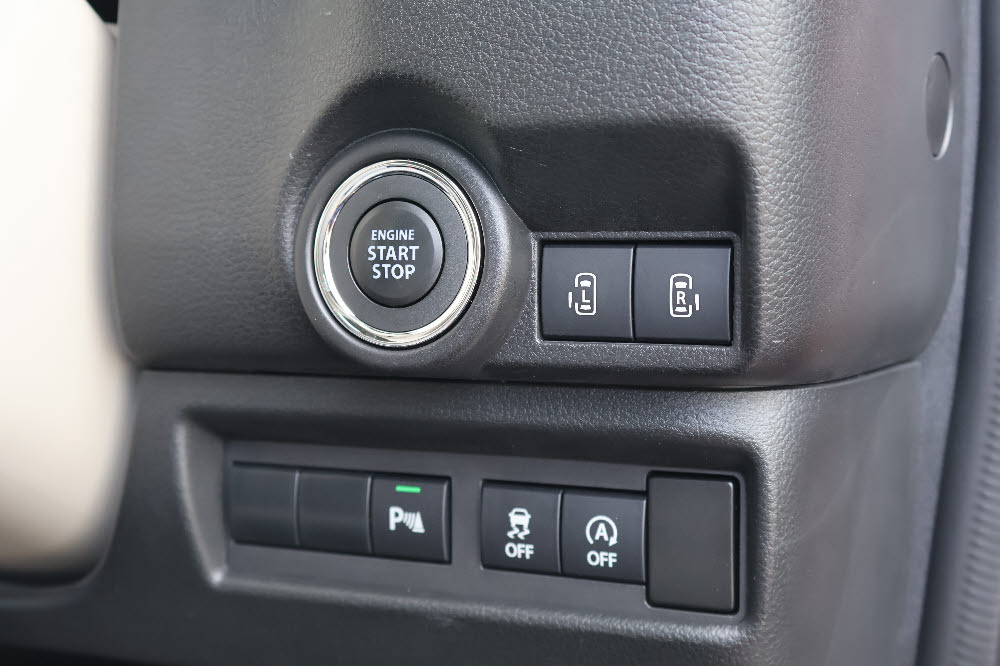 スズキ　ワゴンRスマイル　HYBRID X13枚目