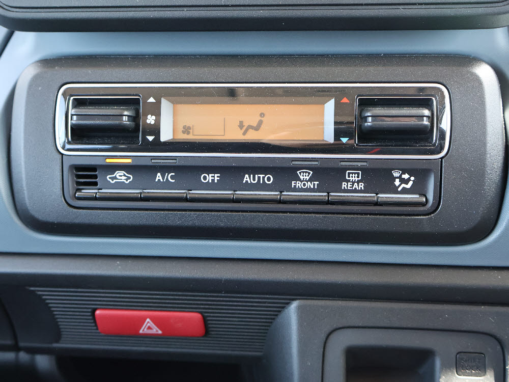 スズキ　スペーシアベース　XF12枚目