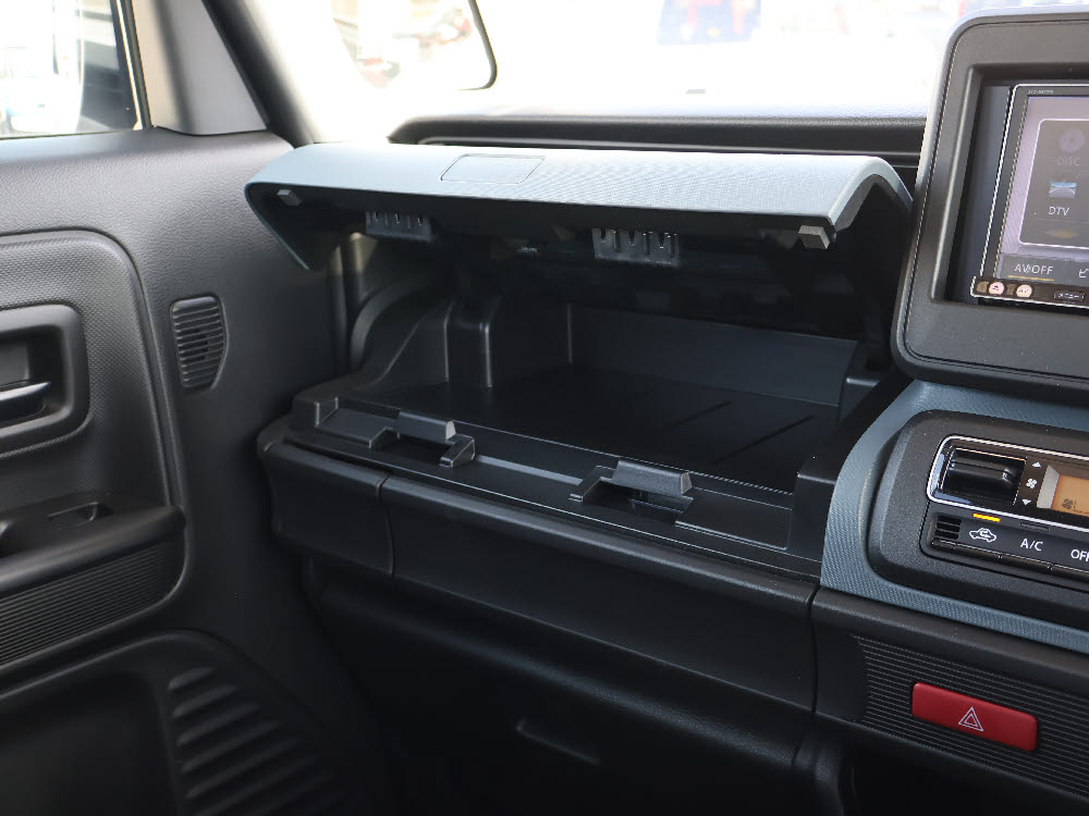 スズキ　スペーシアベース　XF13枚目