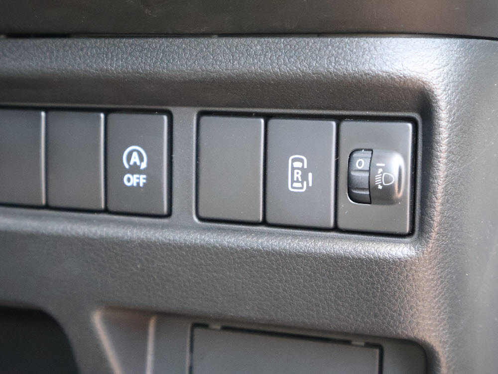 スズキ　スペーシアベース　XF19枚目