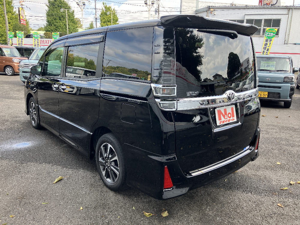 トヨタ　ヴォクシー　ZS　キラメキⅡ4枚目